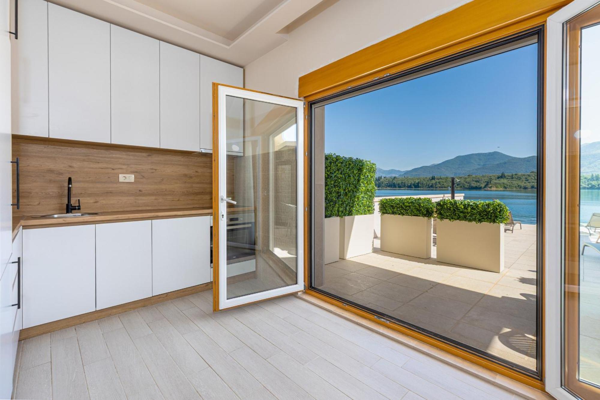 Amari Waterfront, Step To The Sea And Berth Apartman *