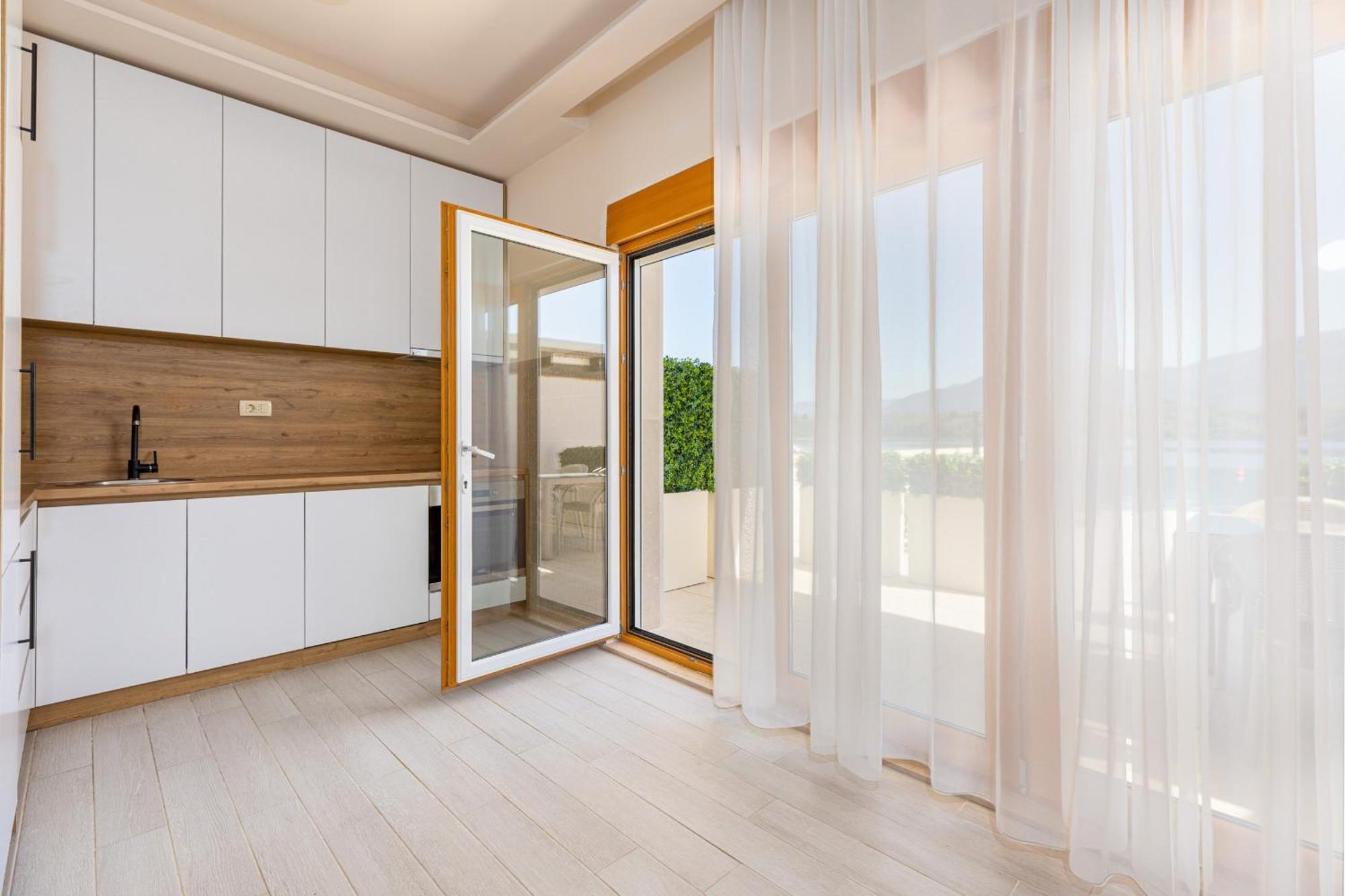 Amari Waterfront, Step To The Sea And Berth Apartman Bogisici